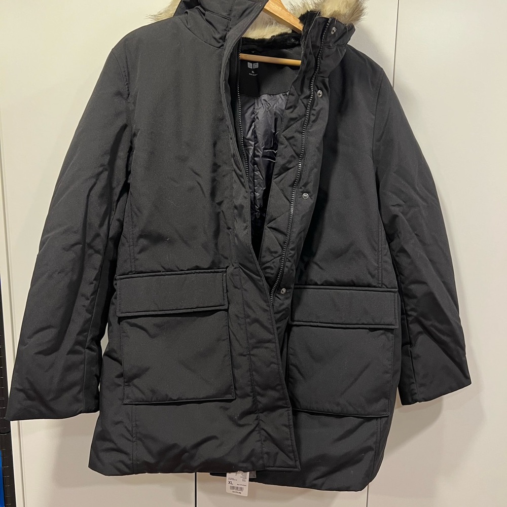 NEW!! Women’s Black Uniqlo Winter Parka